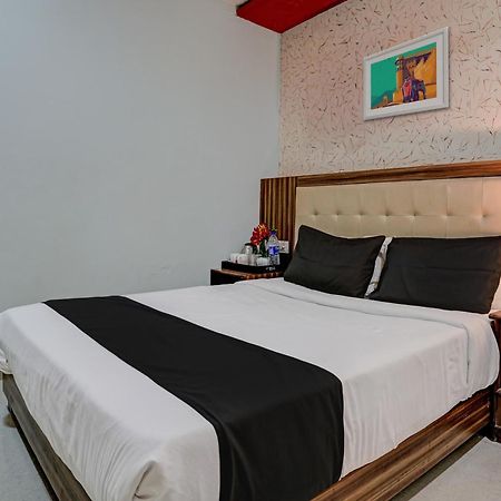 OYO 27640 Hotel Blue Sapphire Residency Bombay Eksteriør billede