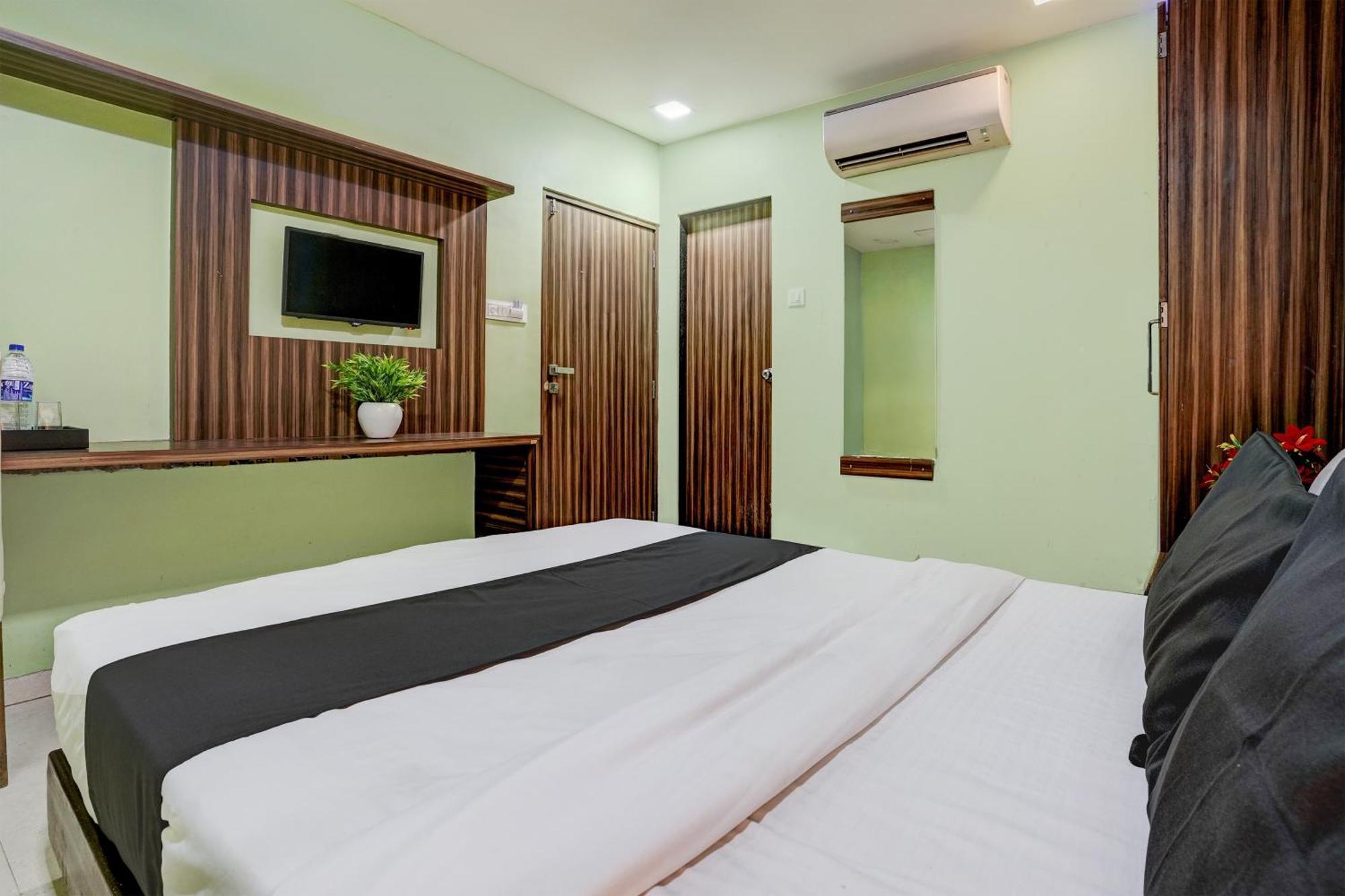 OYO 27640 Hotel Blue Sapphire Residency Bombay Eksteriør billede
