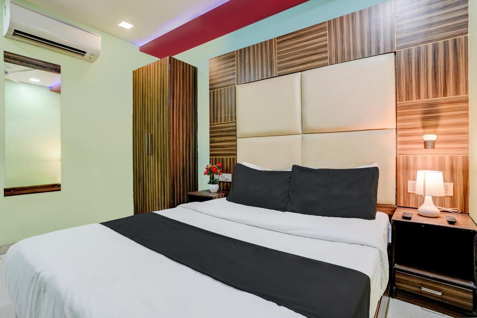 OYO 27640 Hotel Blue Sapphire Residency Bombay Eksteriør billede