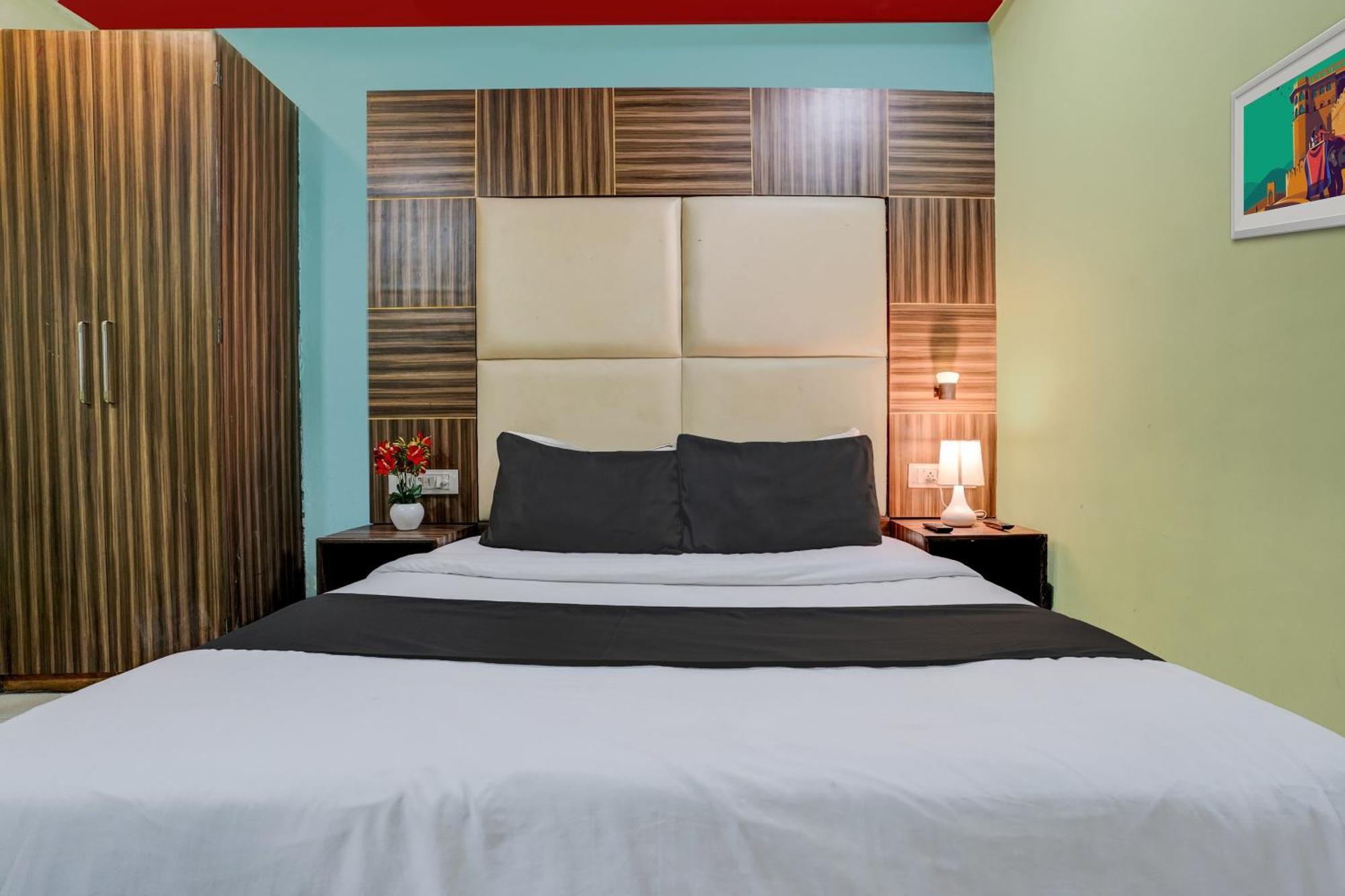 OYO 27640 Hotel Blue Sapphire Residency Bombay Eksteriør billede